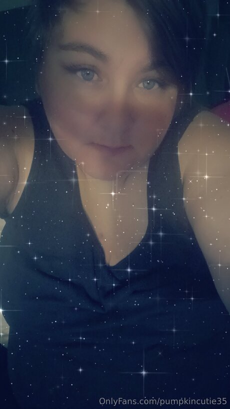 大きなプッシー唇オンリーファンズ ポルノ 画像