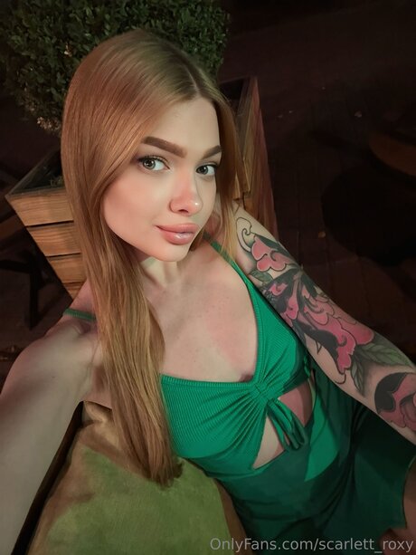 Scarlett Roxy ポルノスター パーフェクト ギャラリー