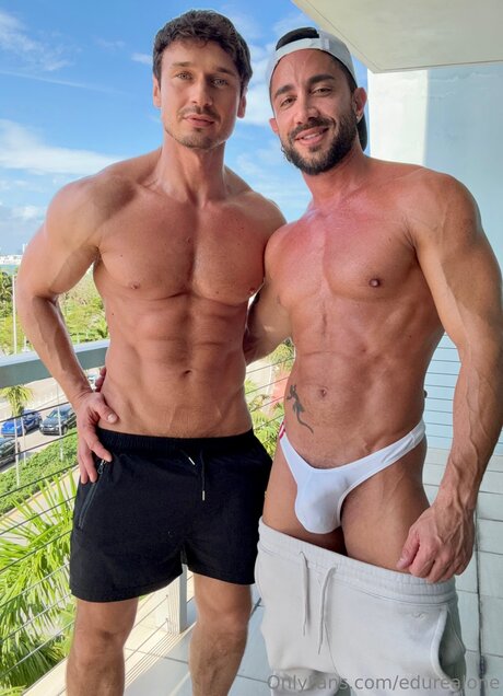 Edurealone 裸の女優 写真