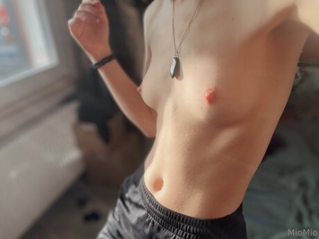 Miomio Uwu セックス女優 写真