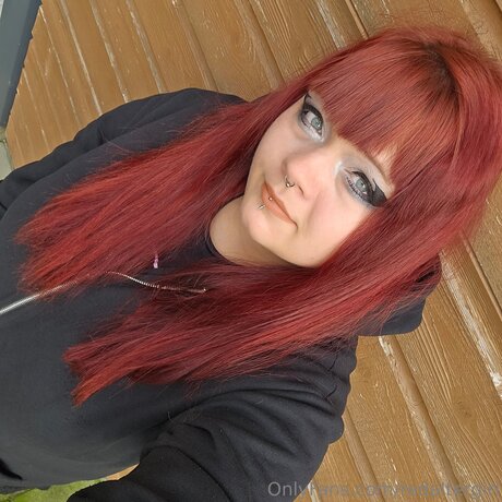 巨大なシーメールオンリーファンズ セクシー裸 画像