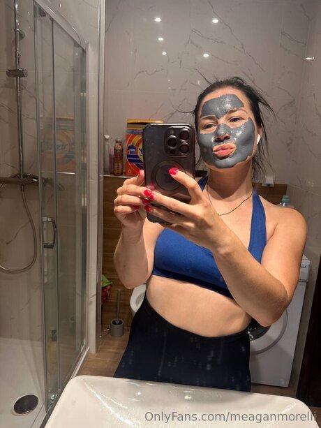 Meganscrazyworld エロティックなポルノスター 写真