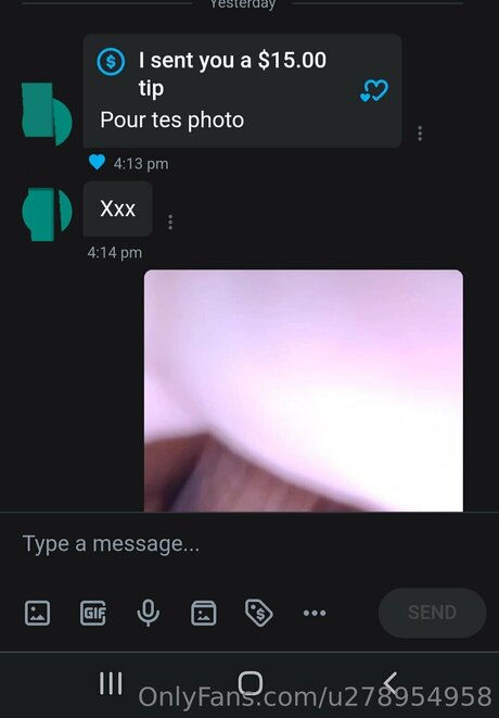 U278954958 裸のモデル 写真