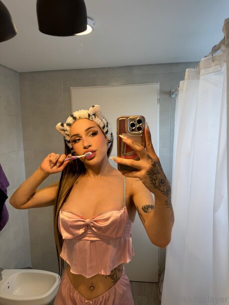 Nikkitaslayer エロティックなモデル 写真