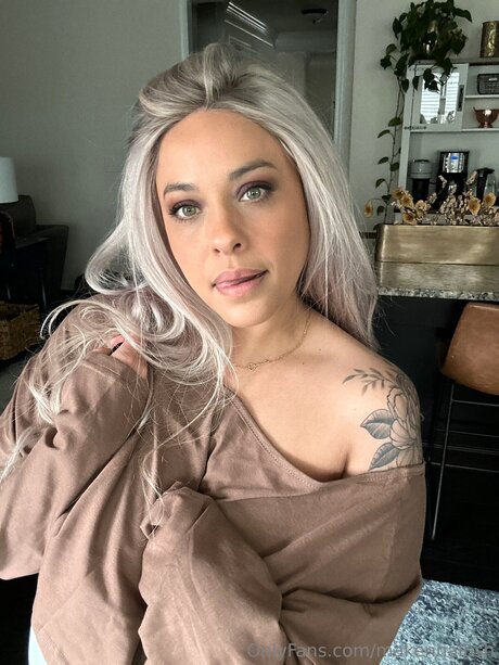 Makennalush かわいいモデル 画像