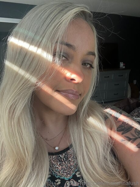 Makennalush アートポルノスター 写真