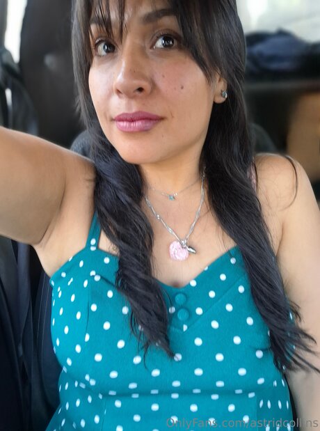 Astridcollins ポルノスター 写真