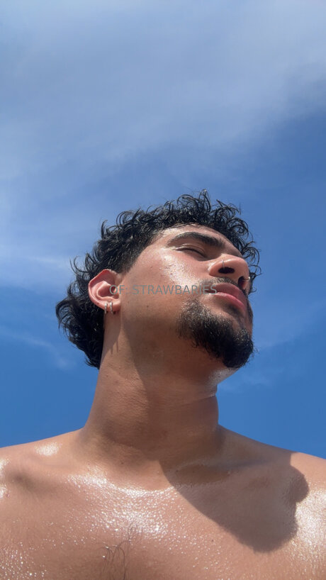 いちごミルクオンリーファンズ アートヌード 画像