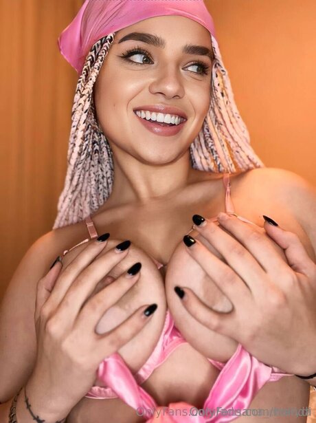 Hollydi エロティックなポルノスター 写真