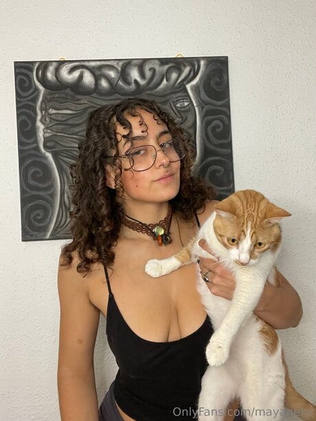 Maya Morocha 無料女優 写真