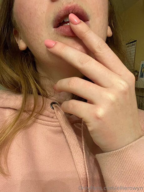 Ellierowyn HD女優 写真