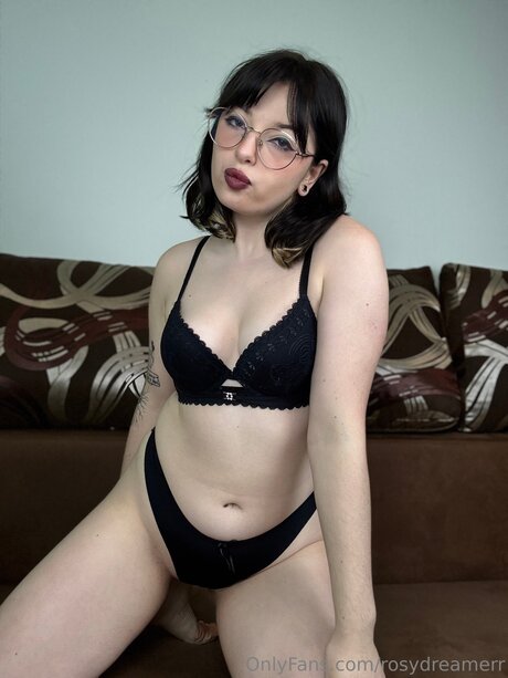 Rosydreamerr かわいいモデル 写真