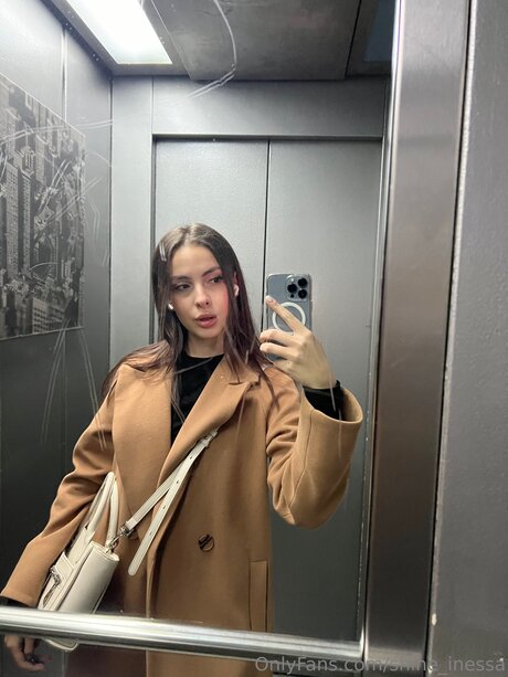 Shine Inessa 高品質モデル ギャラリー