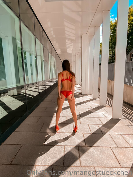 足 熟女 オンリーファンズ えろた 写真