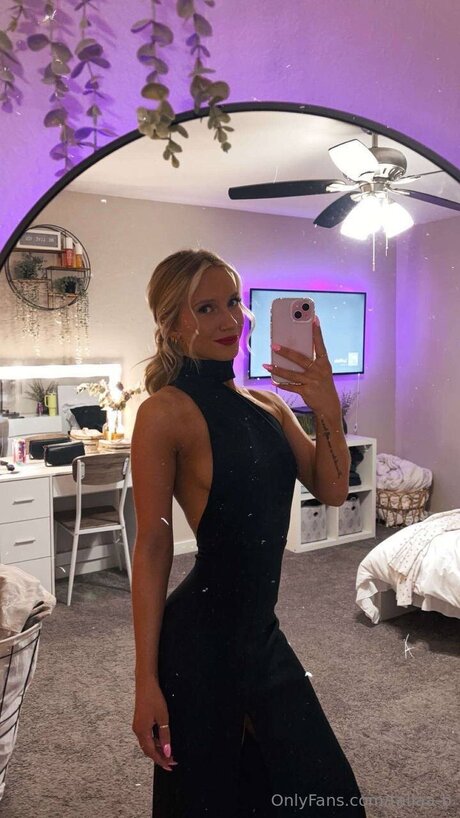 アナル乱交オンリーファンズ ホットヌード 画像