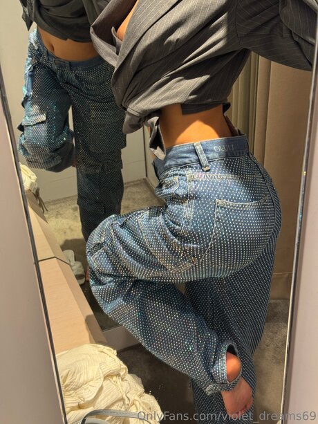 Violet Dreams69 ホットスター 写真