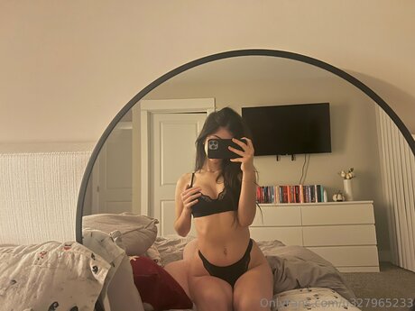 Babyd2222 ポルノスター HD 画像