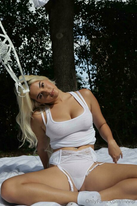 Oliviasnoww69 かわいいポルノスター 画像