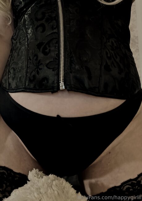 Happygirlll セクシー女優 写真