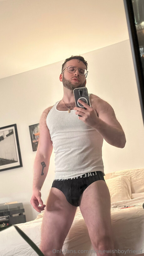 Nicejewishboyfriend エロティックなモデル 画像