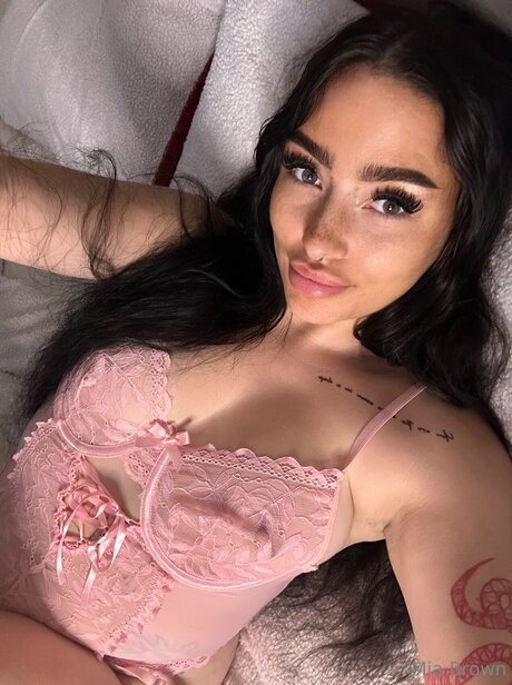 Miaxbrown ポルノモデル 画像