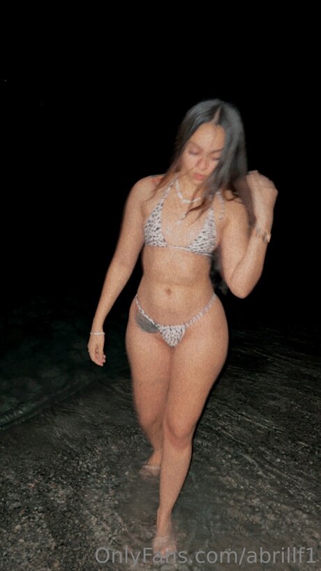 Abrillf1 エロティックモデル 写真
