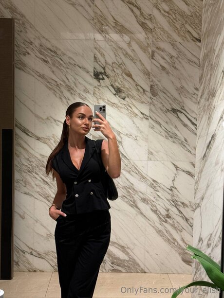 Your Elish ホットなポルノスター 写真