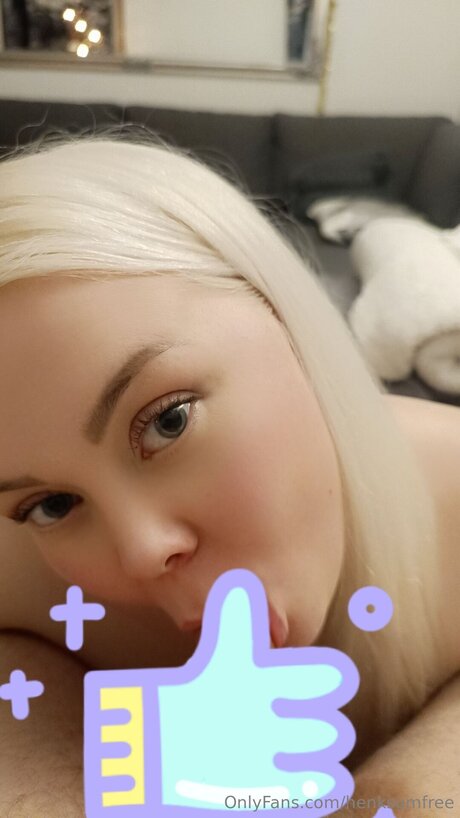 ティーンフィンガリングオンリーファンズ ヌード 写真