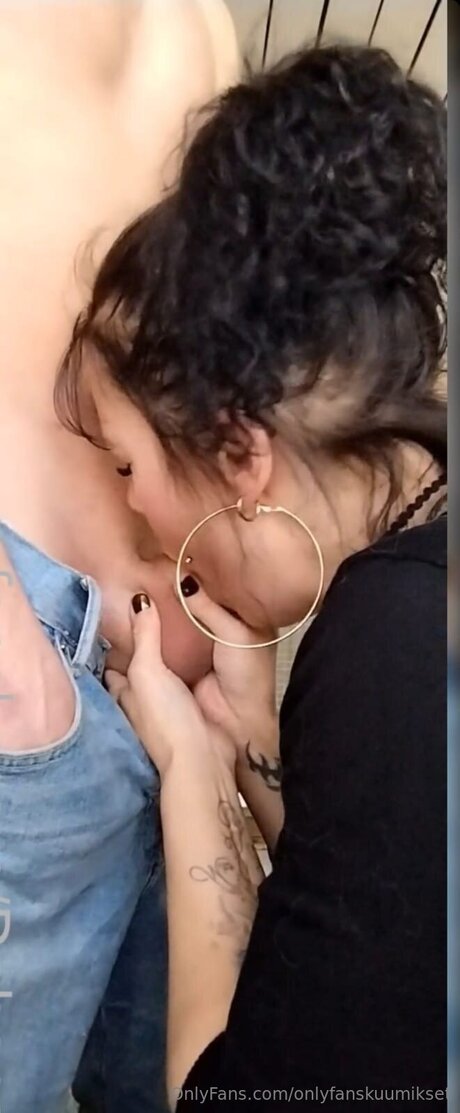 巨乳熟女オンリーファンズ 無料ヌード 写真