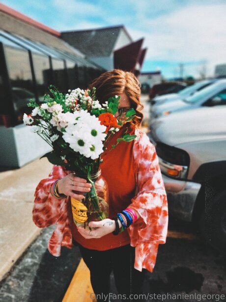 Stephanienlgeorge 美しいスター ギャラリー