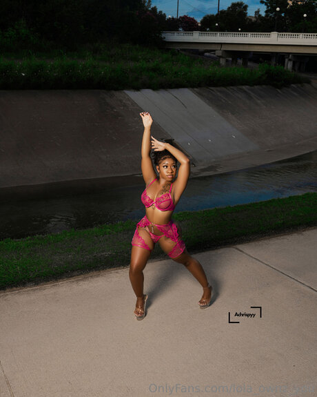 Lola Ownz You ポルノスター アート 画像