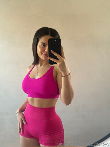 Babybarbyy ホットなスター 画像