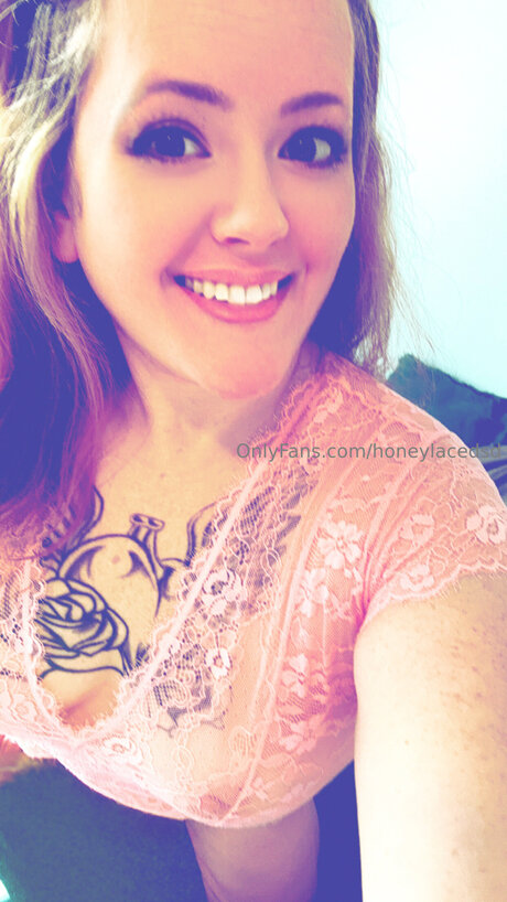 弁護士オンリーファンズ トップ 写真