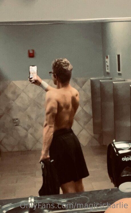 Magicjcharlie アダルトモデル 写真