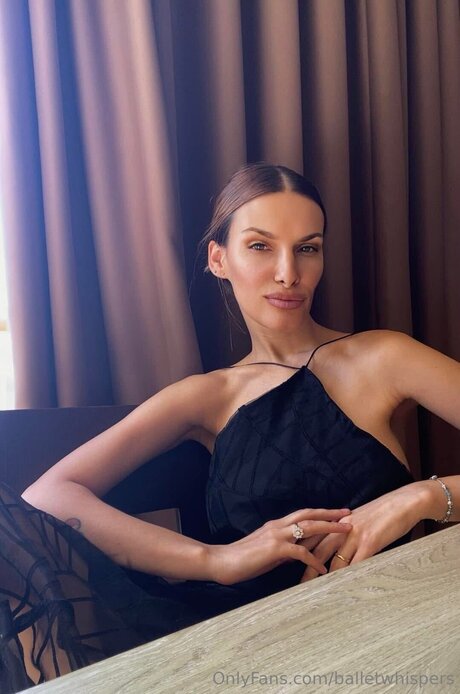 Balletwhispers 完璧なモデル 写真