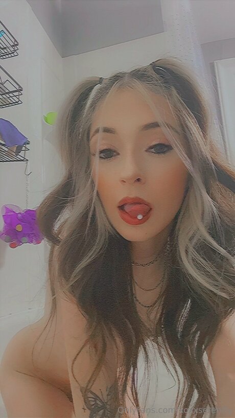 お尻を広げるオンリーファンズ HD 写真