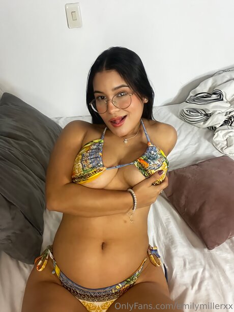 Emilymillerxx アートモデル 画像