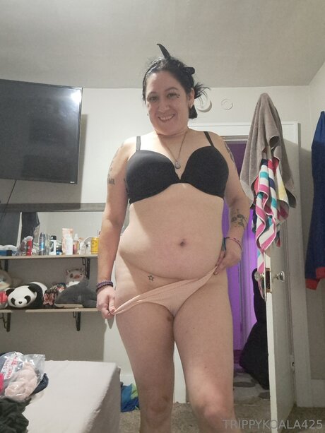 レズビアン乱交オンリーファンズ 無料エロ 画像