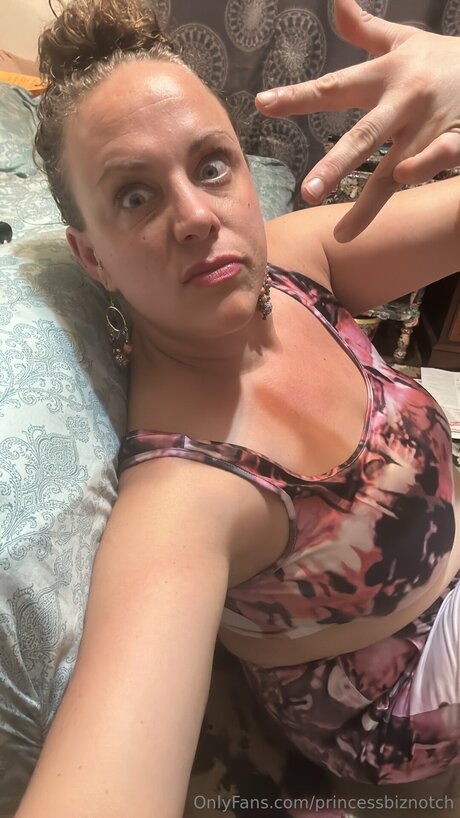 足 熟女 オンリーファンズ 素敵 写真