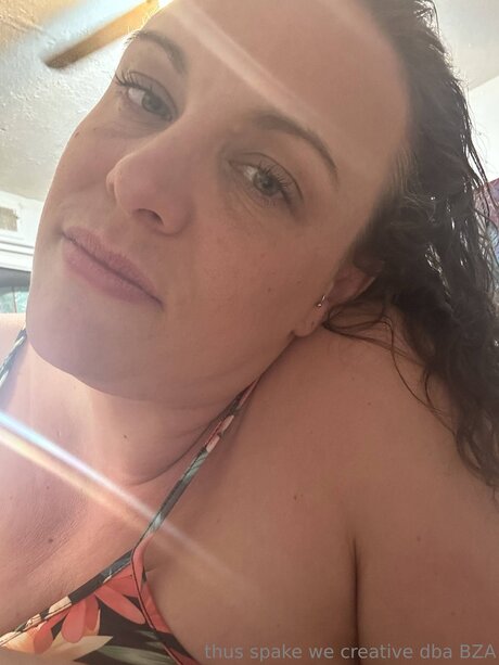 アウトドア 熟女 オンリーファンズ エロ 写真