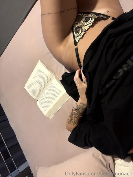 Valenmonaco ポルノスター 独占 写真