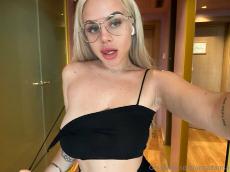 Annazanna アダルトモデル 画像