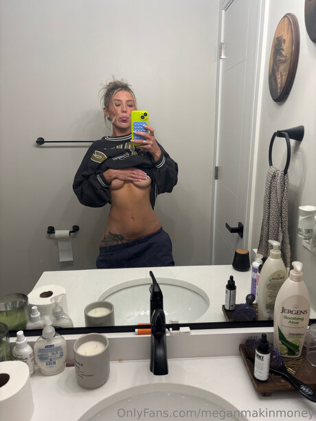 毛深いアジア人オンリーファンズ ホットxxx 写真