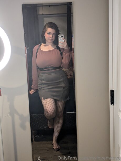 Mylovemaeve ポルノモデル 画像