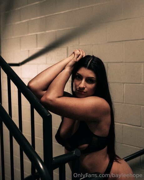 ビキニプリンセスオンリーファンズ ホット裸 ギャラリー