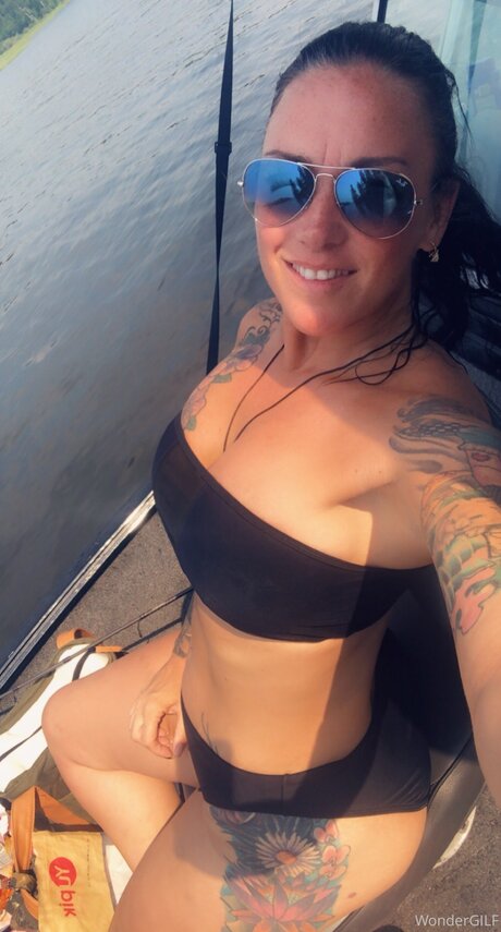 足の動画 オンリーファンズ ホットポルノ 画像