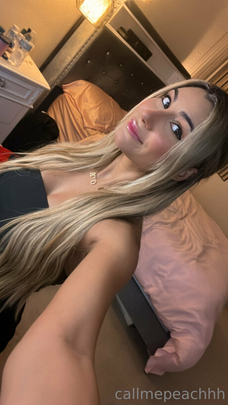 Callmepeachhh ポルノスター セクシー 写真