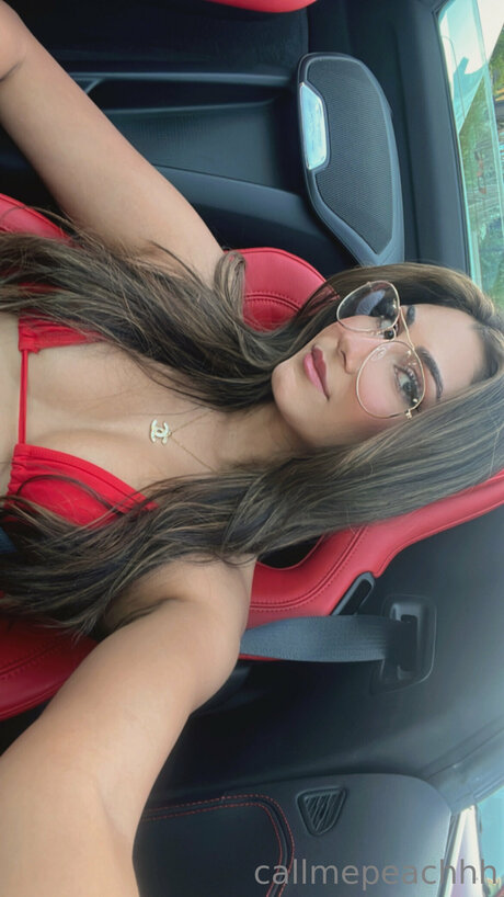 Callmepeachhh 写真集