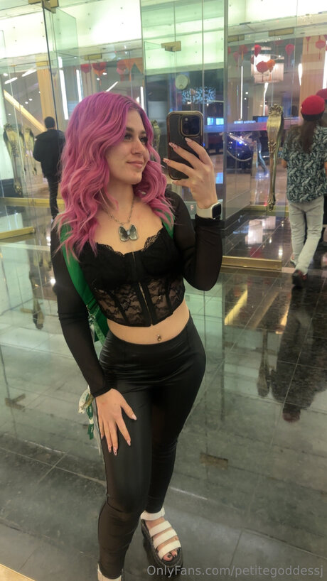 Petitegoddessj トップモデル 写真