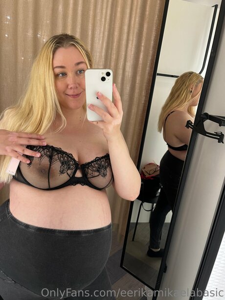 Eerikamikaelabasic 女優 写真